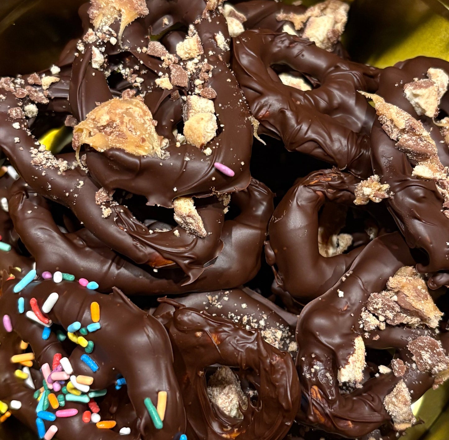 1/2 Dozen Assorted Chocolate Covered Pretzels