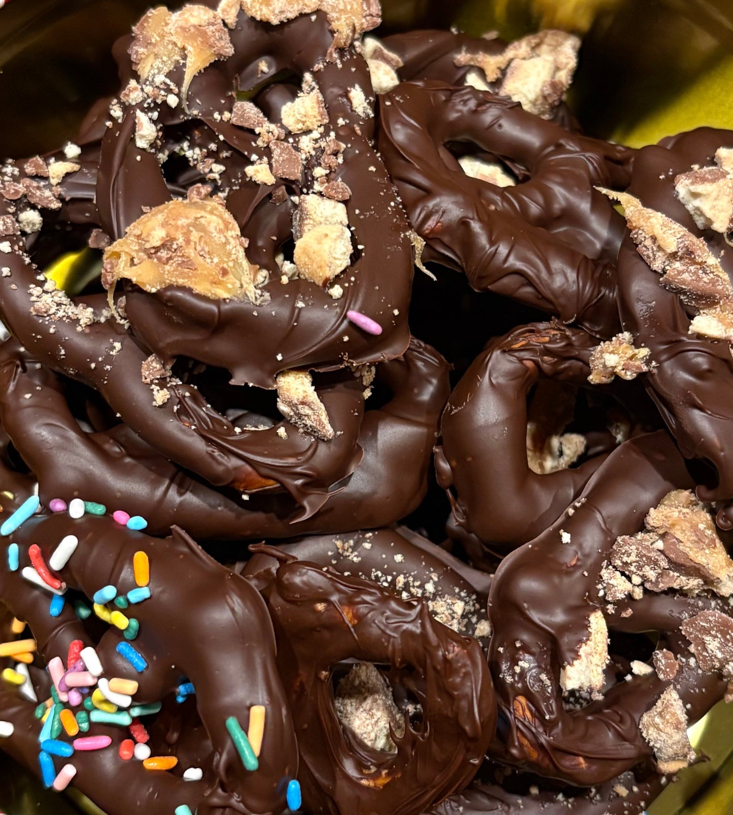 1 Dozen Assorted Chocolate Covered Pretzels